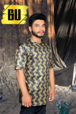 Geometric Metallic Print T-Shirt for Men - Image 2